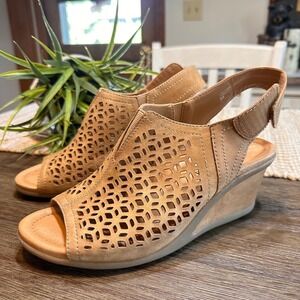 Earth Origins Cascade Camel Wedge Sandals Leather Tan Cutout Ankle Strap 9B